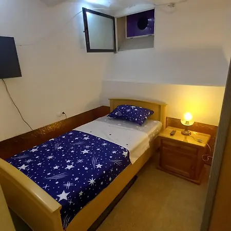 Centar Ens Apartment