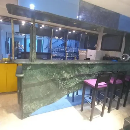 Centar Ens Apartment *